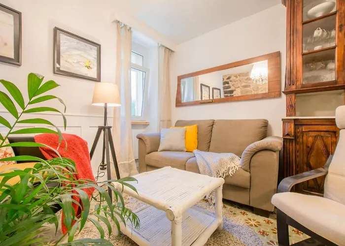 Casa Del Ancla * Muros