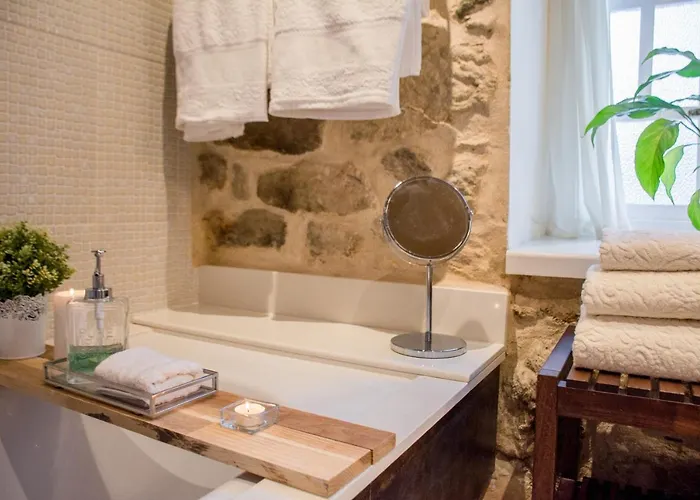 Casa Del Ancla * Muros